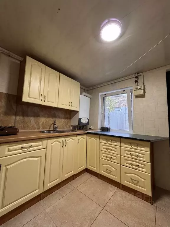 2-к кв. Крым, Феодосия ул. Анюнаса, 10 (49.0 м) - Фото 1