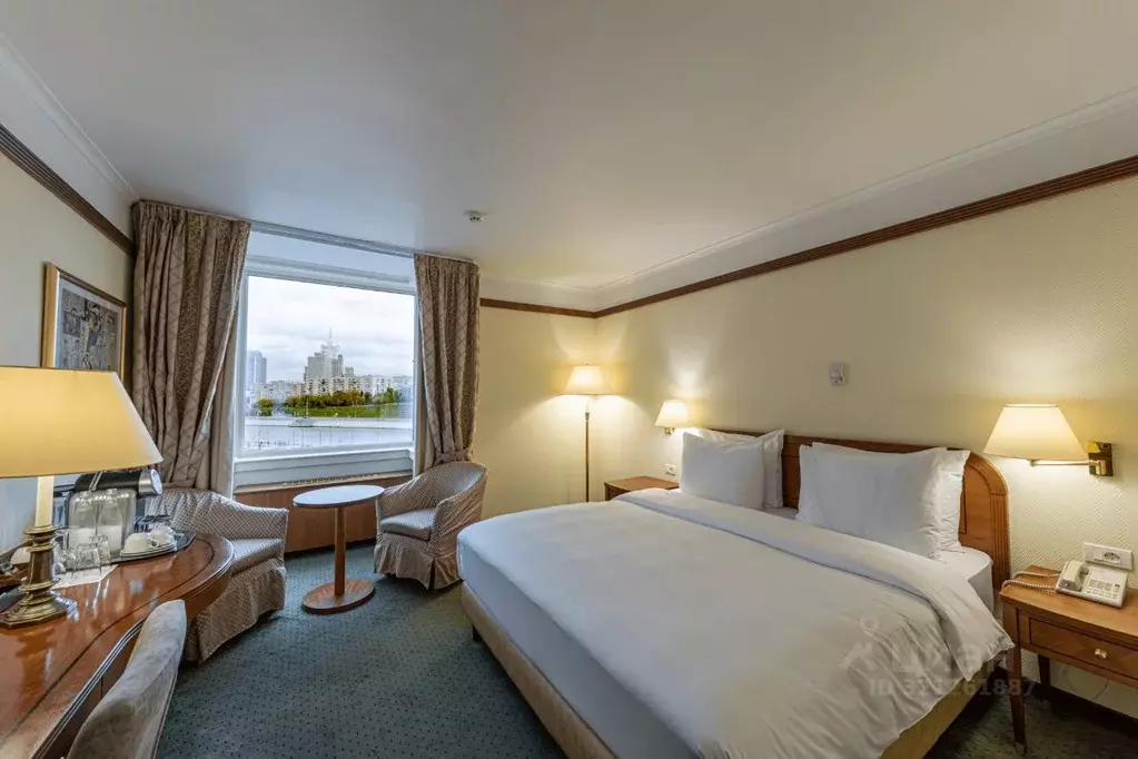 Комната Москва пл. Евразии, 2 (25.0 м) - Фото 1