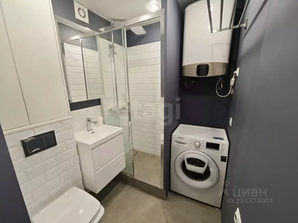 2-к кв. Свердловская область, Екатеринбург ул. Онежская, 2А (42.6 м) - Фото 0