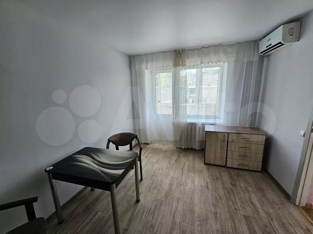 1-к. квартира, 28 м, 4/4 эт. - Фото 1