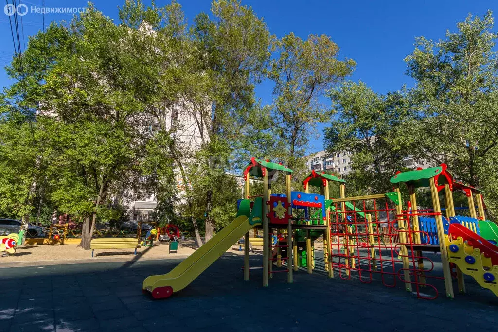 4-комнатная квартира: Хабаровск, улица Запарина, 123 (83 м) - Фото 1