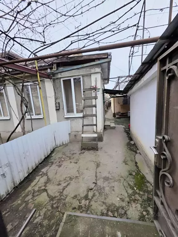 Дом в Кабардино-Балкария, Нальчик ул. Ново-Шевченко (42 м) - Фото 1