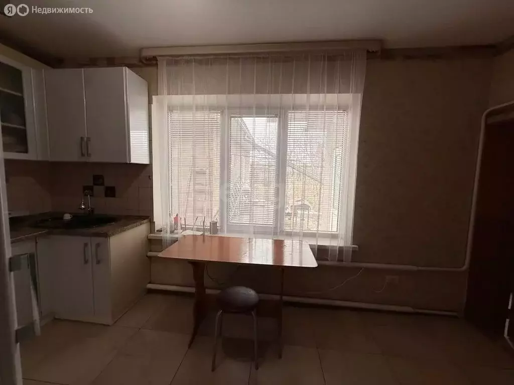 Дом в Майкоп, улица Ветеранов (190 м) - Фото 1