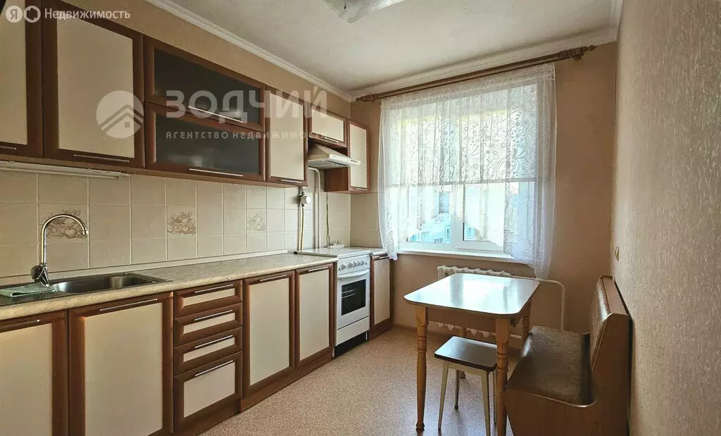 4-комнатная квартира: Чебоксары, улица Баумана, 12 (82 м) - Фото 1