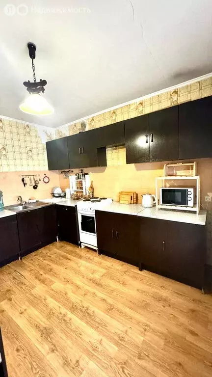 3-комнатная квартира: посёлок городского типа Лесной Городок, улица ... - Фото 2