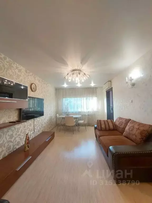 3-к кв. Кемеровская область, Новокузнецк ул. Тольятти, 28 (65.0 м) - Фото 0