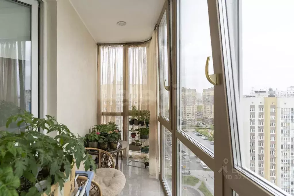 2-к кв. Тюменская область, Тюмень ул. Николая Зелинского, 16 (69.2 м) - Фото 1