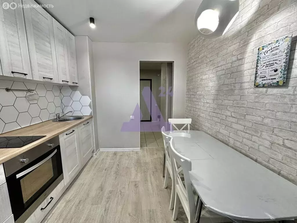 3-комнатная квартира: Барнаул, улица Антона Петрова, 254 (87.3 м) - Фото 2