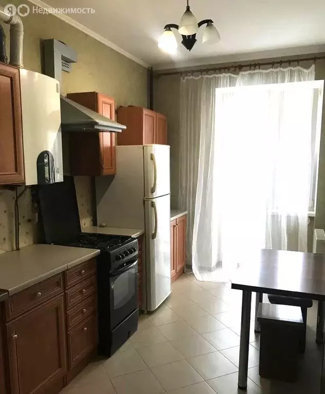 2-комнатная квартира: Калининград, Бассейная улица, 36 (65 м) - Фото 1