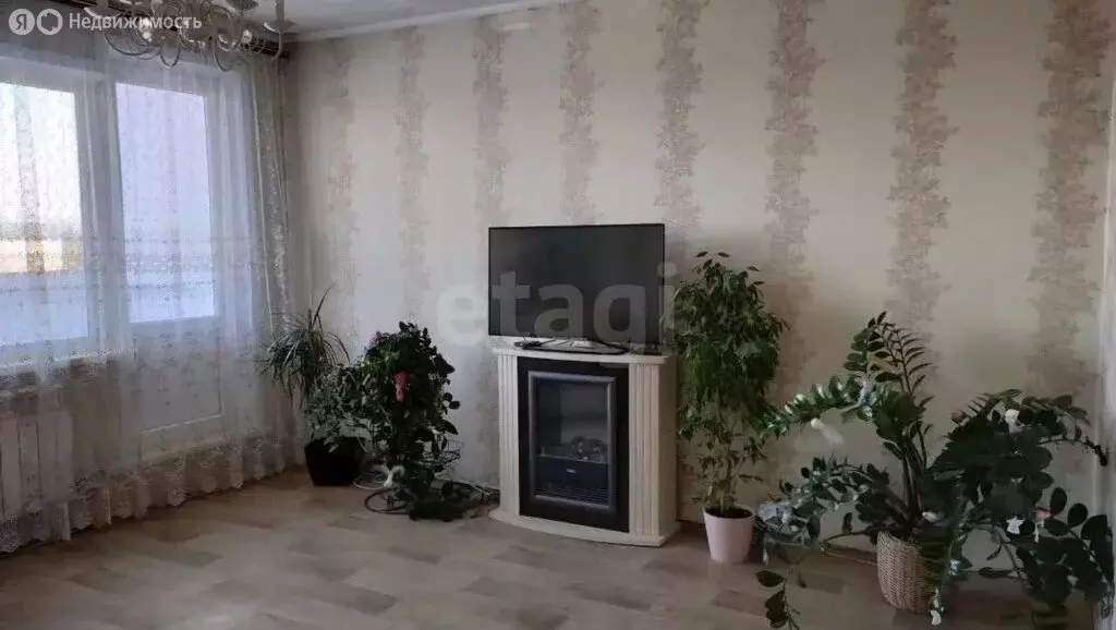 3-комнатная квартира: Улан-Удэ, микрорайон Энергетик, 37 (64.2 м) - Фото 1