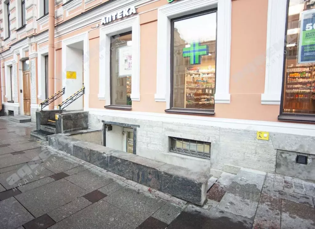 Торговая площадь в Санкт-Петербург Невский просп., 158 (117 м) - Фото 1