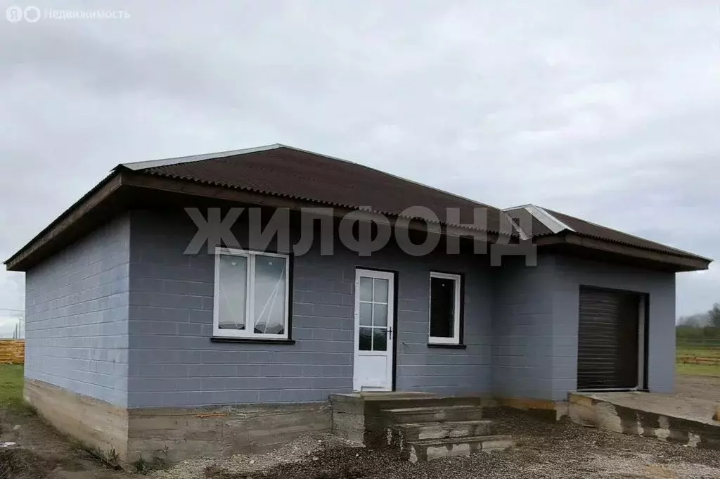 Дом в Абакан, улица Сергея Ашлапова (120 м) - Фото 1