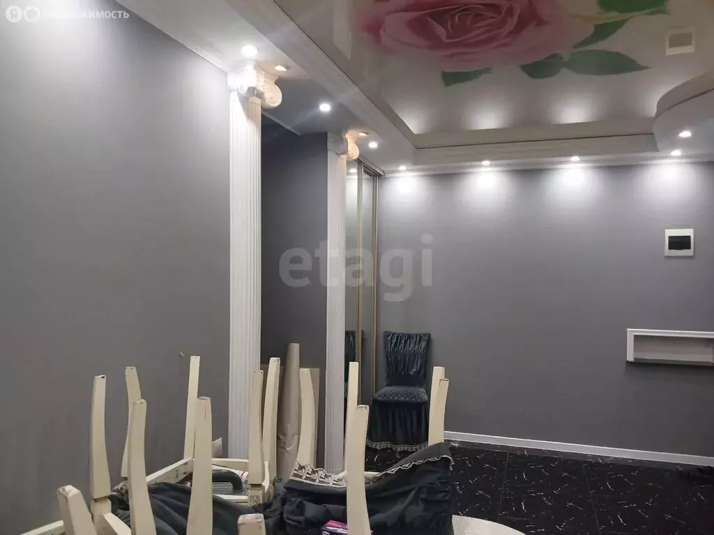 2-комнатная квартира: Магас, улица Дошлако Мальсагова, 41А (58 м) - Фото 1