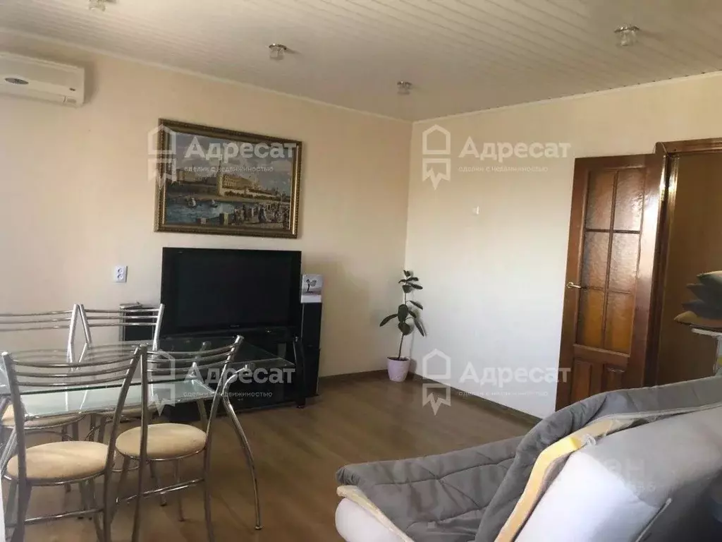 3-к кв. Волгоградская область, Волгоград ул. Кирова, 127 (57.0 м) - Фото 1