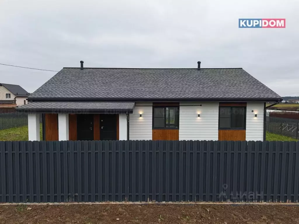 Дом в Калужская область, Жуковский муниципальный округ, с. Совхоз ... - Фото 1