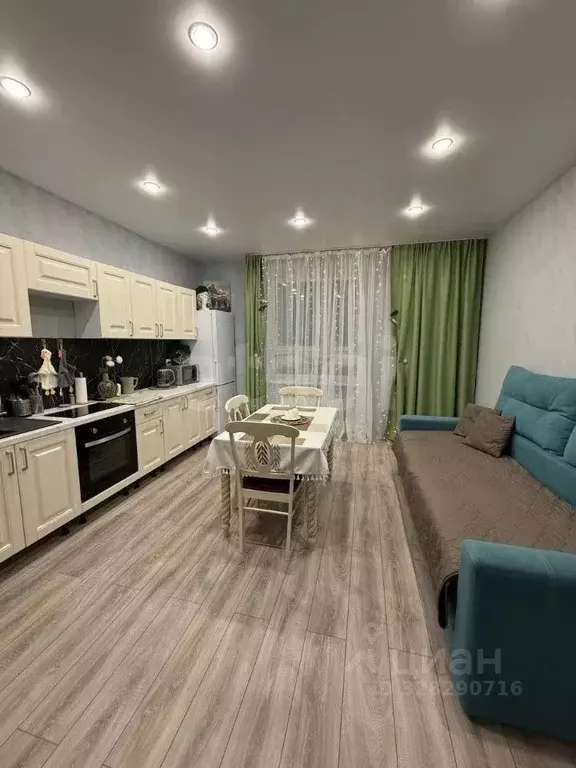 2-к кв. Тюменская область, Тюмень ул. Мельникайте, 2к19 (66.0 м) - Фото 2