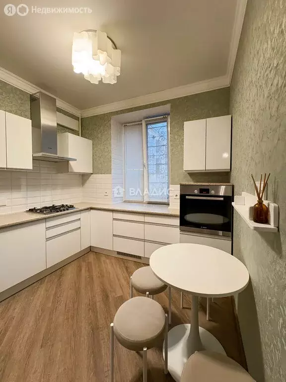 3-комнатная квартира: Нижний Новгород, улица Краснодонцев, 5 (662 м) - Фото 1