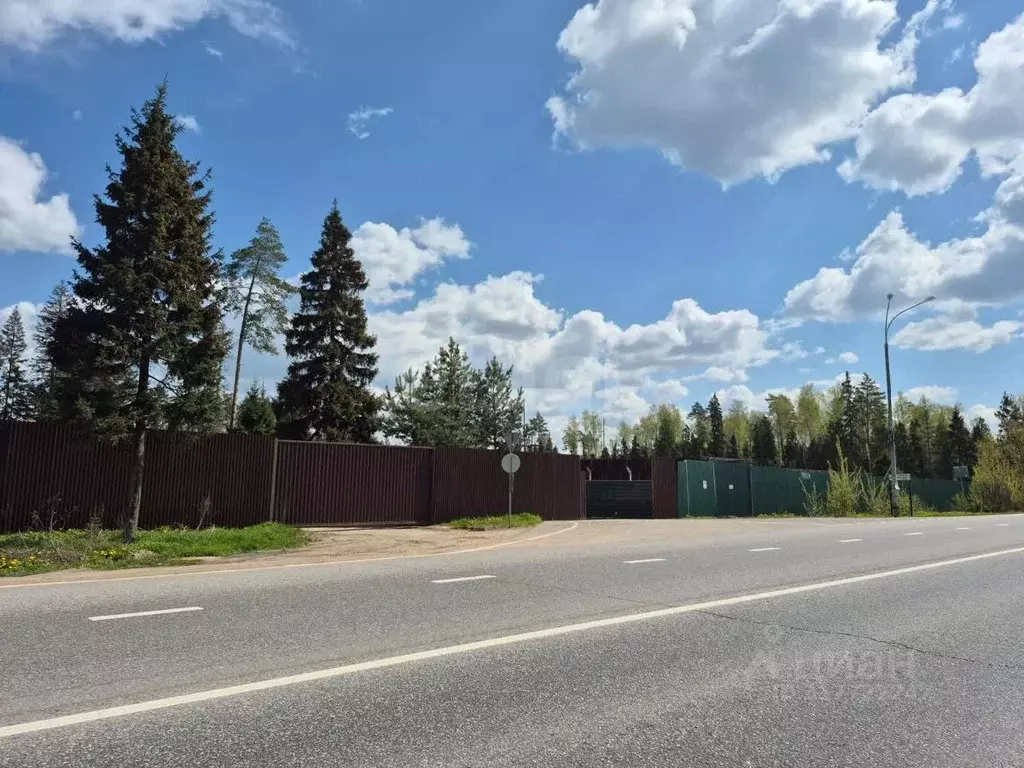 Участок в Московская область, Красногорск городской округ, д. ... - Фото 1