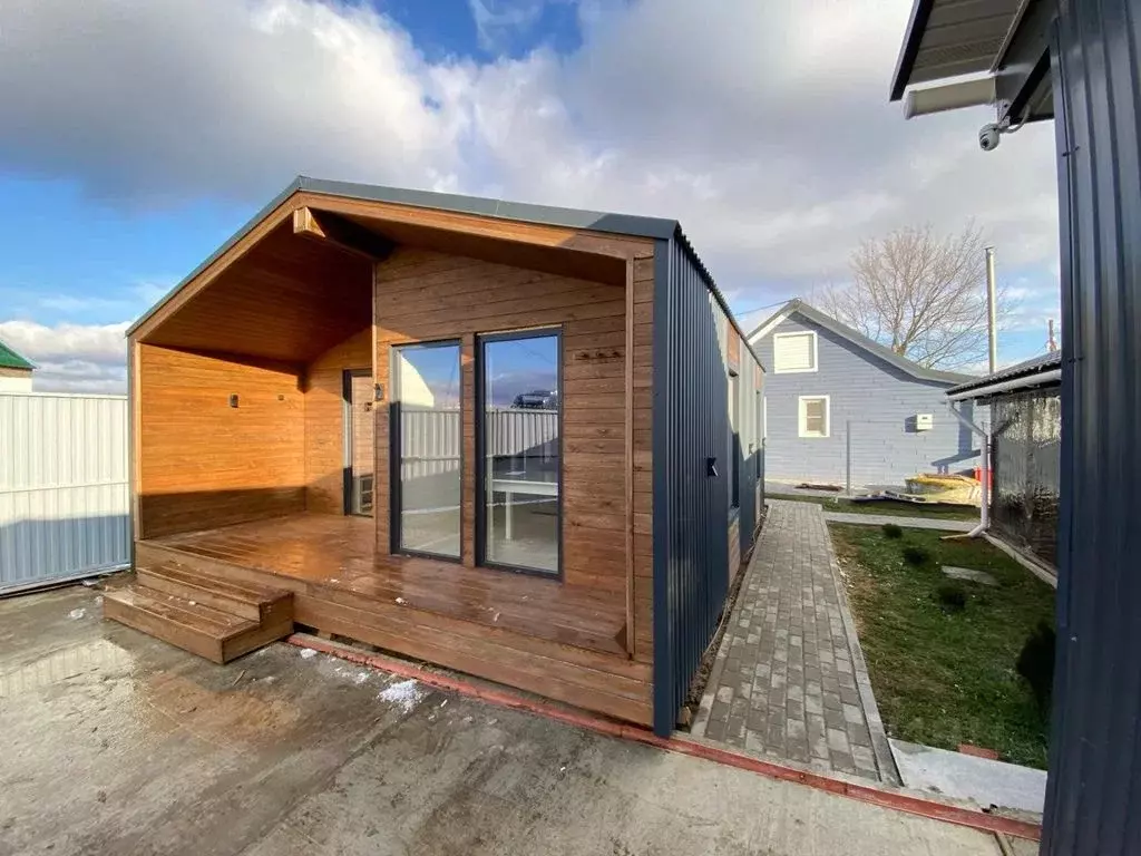 Дом в Астраханская область, Черноярский муниципальный округ, с. ... - Фото 1