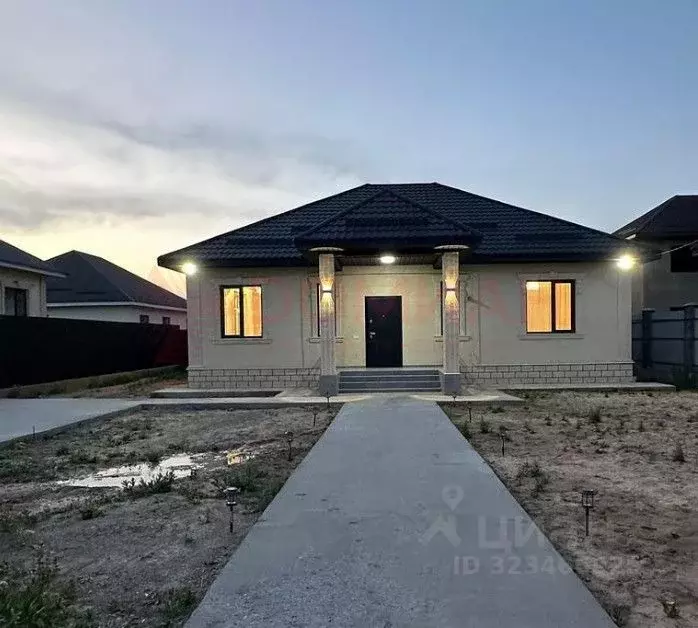 Дом в Ростовская область, Ростов-на-Дону ул. 14-я Залповая, 26 (90 м) - Фото 0