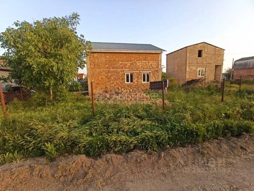 Дом в Крым, Сакский район, Ореховское с/пос, Химик-2 садоводческий ... - Фото 0