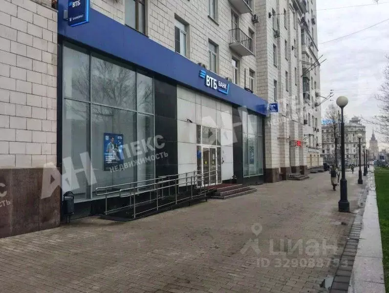 Помещение свободного назначения в Москва Кутузовский просп., 30 (348 ... - Фото 1