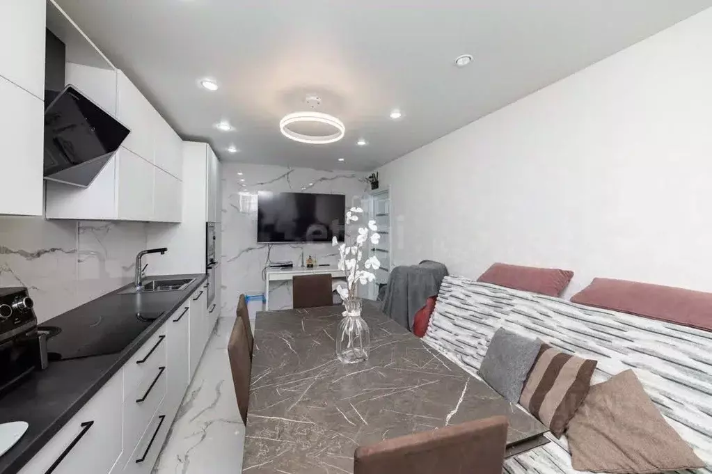 3-к кв. Курганская область, Курган Заозерный жилрайон, 5-й мкр, 34 ... - Фото 1