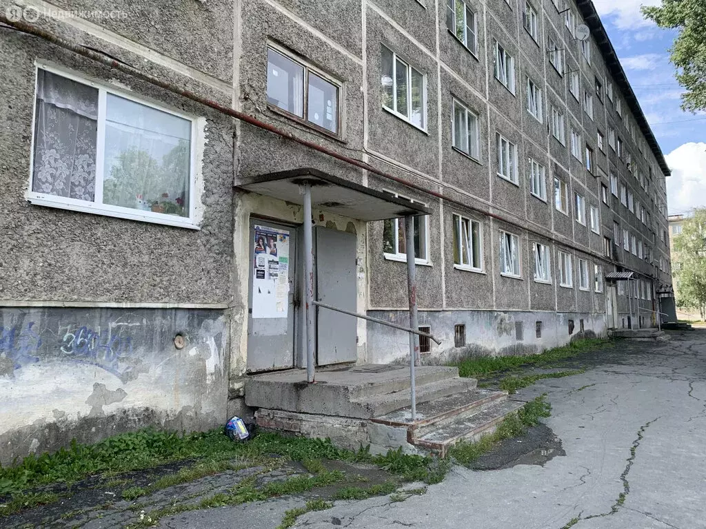 1-комнатная квартира: Ревда, улица Советских Космонавтов, 1А (14.4 м) - Фото 0