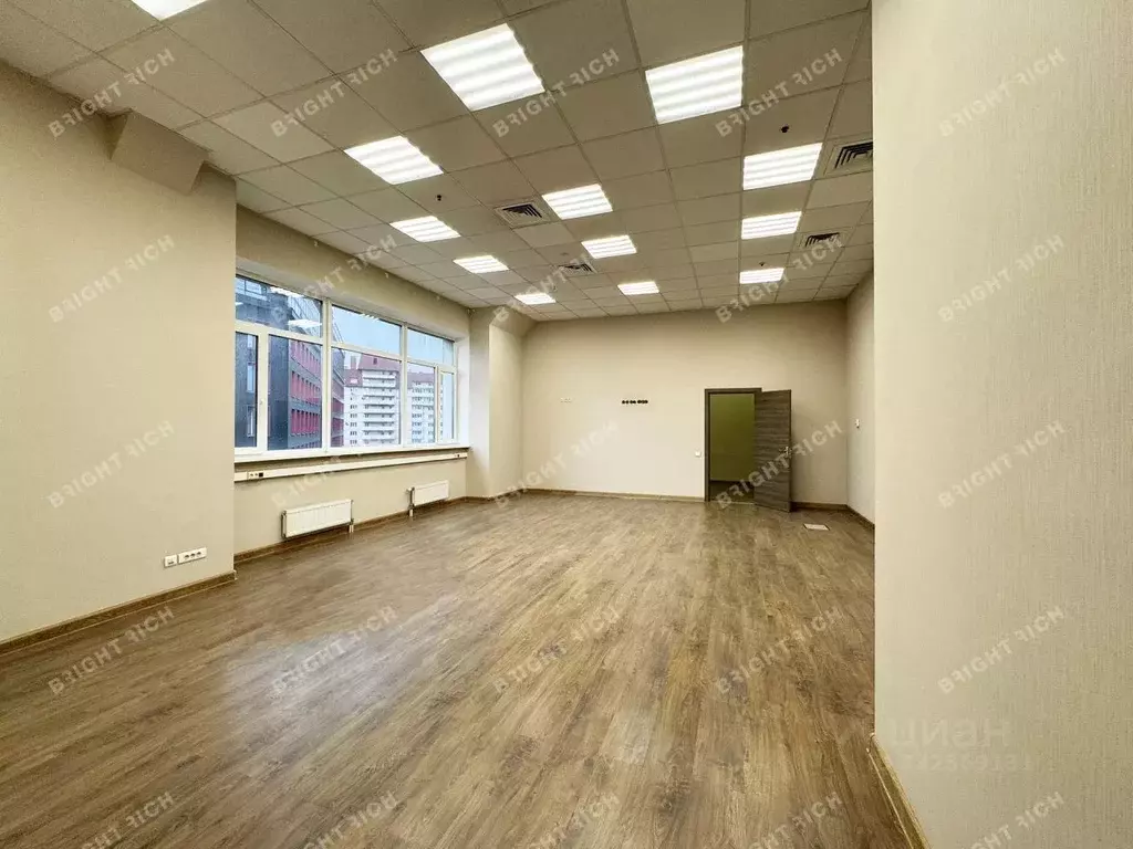Офис в Санкт-Петербург пл. Конституции, 1 (4518 м) - Фото 1
