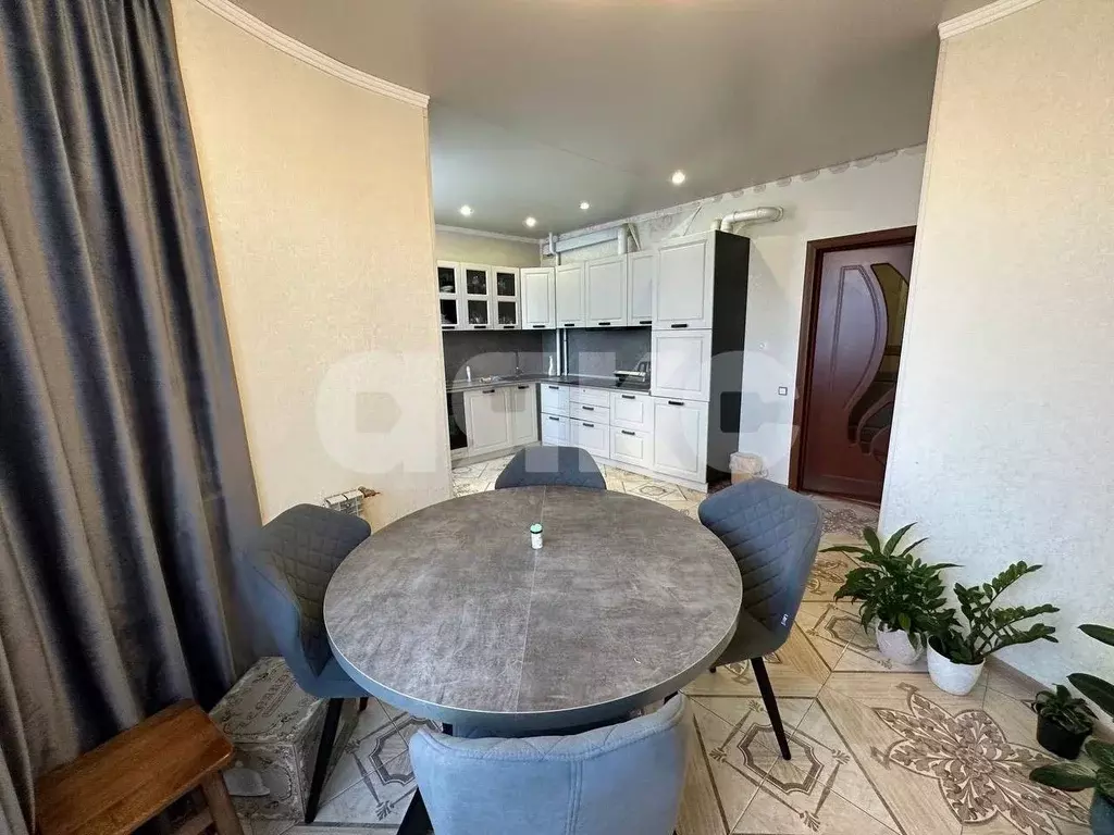 2-к кв. Краснодарский край, Сириус пгт ул. Тюльпанов, 41к3 (80.9 м) - Фото 0
