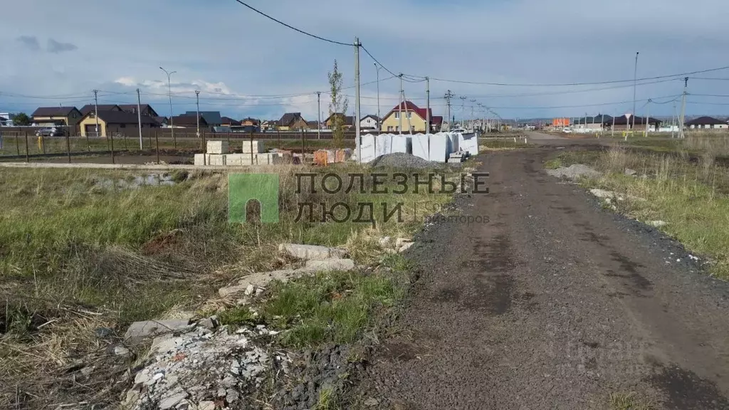 Участок в Татарстан, Тукаевский район, д. Азьмушкино ул. Хирурга ... - Фото 1