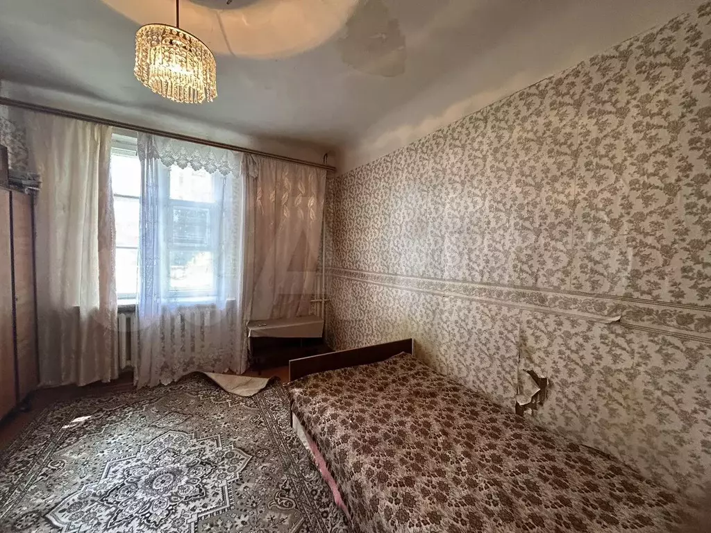 Комната 13 м в 2-к., 2/2 эт. - Фото 0