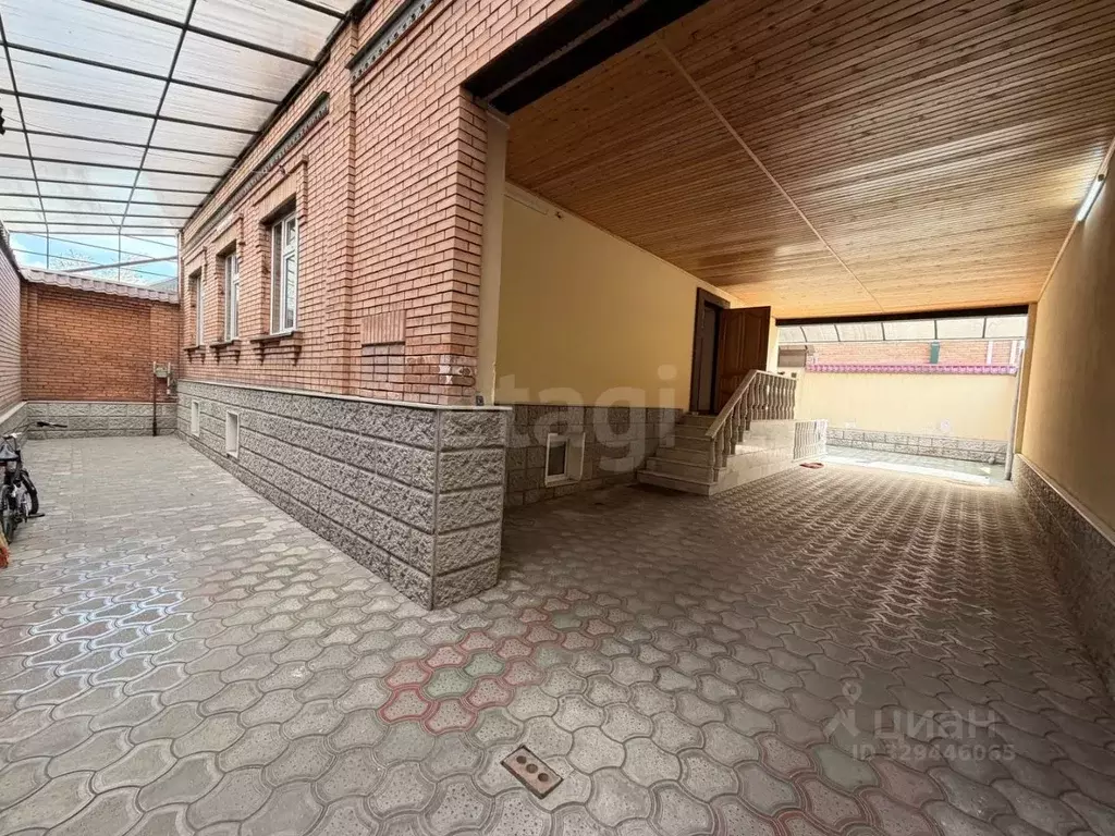 Дом в Северная Осетия, Владикавказ ул. Зои Космодемьянской, 17 (236 м) - Фото 1