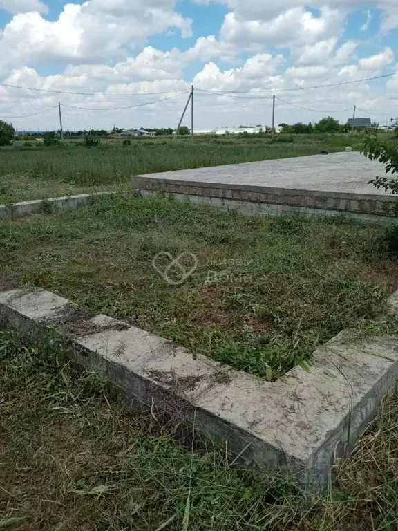Участок в Волгоградская область, Волжский Садовод-1 СНТ, ул. ... - Фото 0