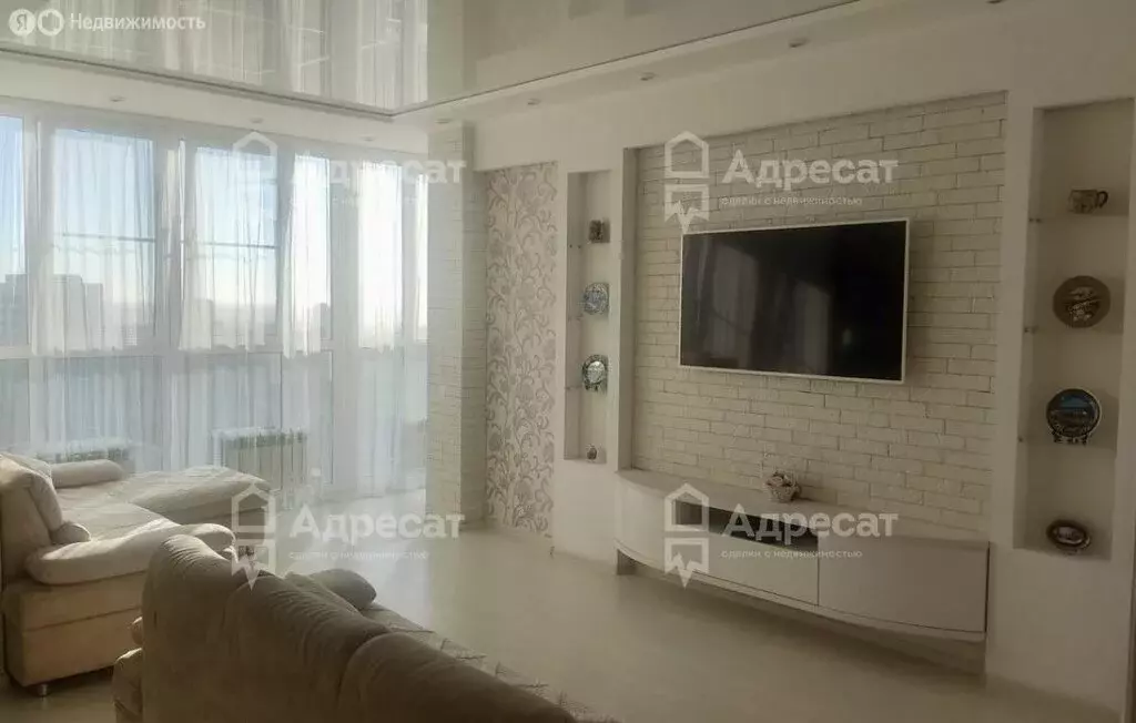 3-комнатная квартира: Волгоград, Новороссийская улица, 8 (104 м) - Фото 1