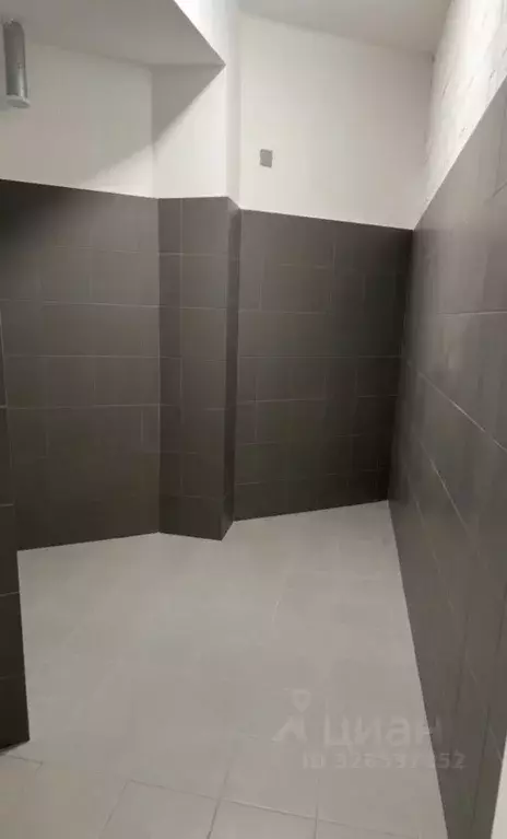 Гараж в Москва бул. Братьев Весниных, 1 (7 м) - Фото 1