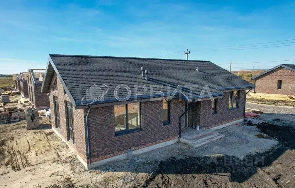 Дом в Тюменская область, Тюменский район, д. Елань 14 (100 м) - Фото 1