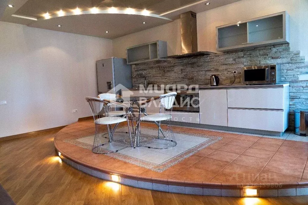 3-к кв. Омская область, Омск ул. Масленникова, 80 (96.0 м) - Фото 1