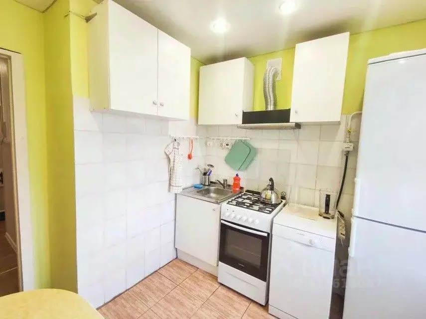 3-к кв. Омская область, Омск просп. Мира, 6 (56.0 м) - Фото 1