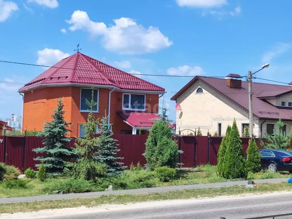 Дом в Белгородская область, Белгород ул. Газовиков, 82 (150 м) - Фото 0