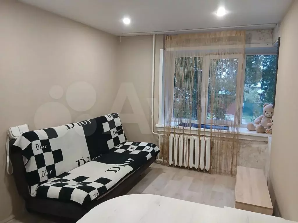 Комната 14 м в 5-к., 2/5 эт. - Фото 0