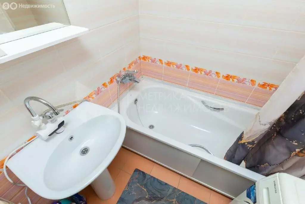 3-комнатная квартира: Тюмень, улица Мебельщиков, 4 (70 м) - Фото 1