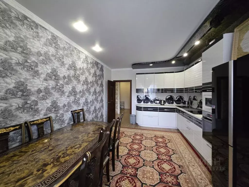 3-к кв. Тюменская область, Тюмень ул. Мельникайте, 144А (78.9 м) - Фото 1