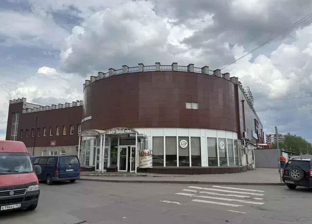 Торговая площадь в Ленинградская область, Гатчина ул. Чехова, 23 (95 ... - Фото 2