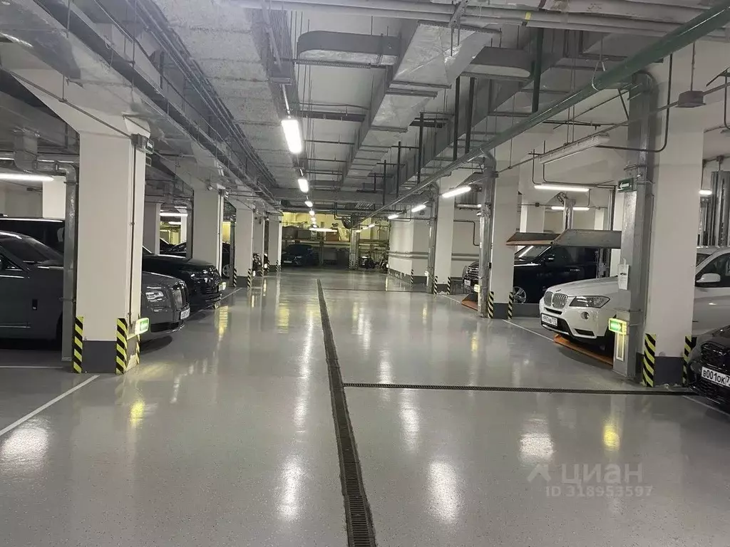 Гараж в Москва Большой Гнездниковский пер., 3 (19 м) - Фото 0