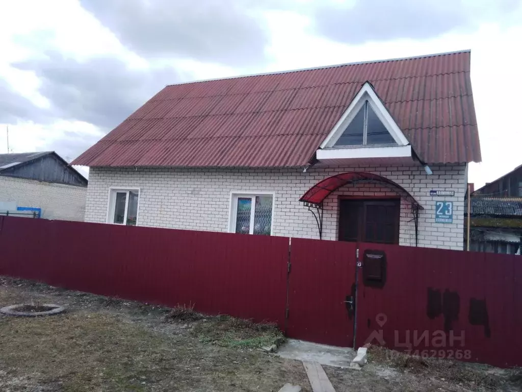 Дом в Брянская область, Жуковка ул. Калинина (76 м) - Фото 0