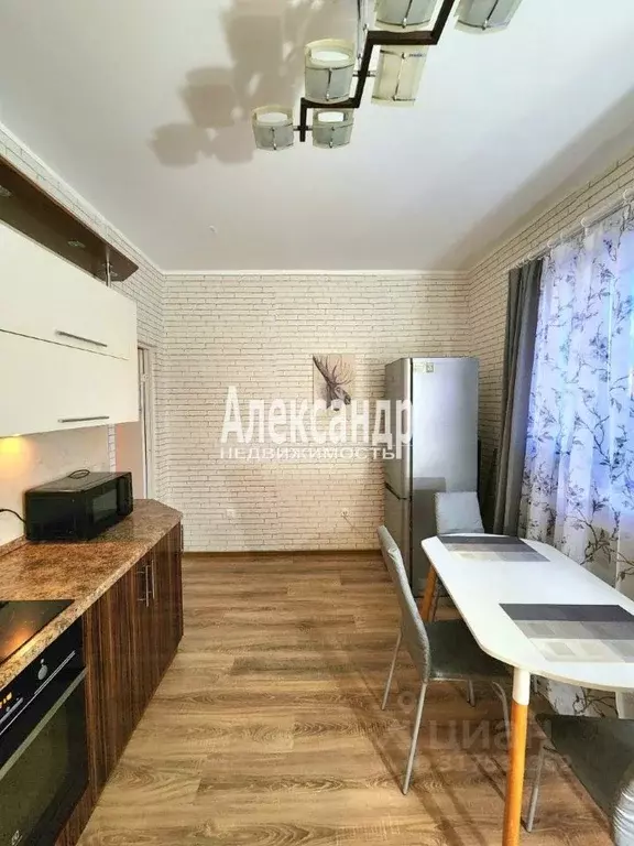 2-к кв. Ленинградская область, Кириши Волховская наб., 52 (65.5 м) - Фото 1
