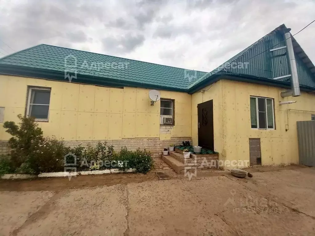 Дом в Волгоградская область, Светлоярский район, с. Цаца Октябрьская ... - Фото 2