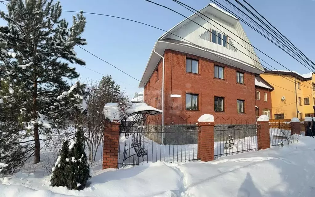 Дом в Башкортостан, Уфа ул. Геофизиков, 50Б (290 м) - Фото 1