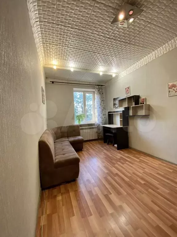 Комната 16 м в 3-к., 4/4 эт. - Фото 0